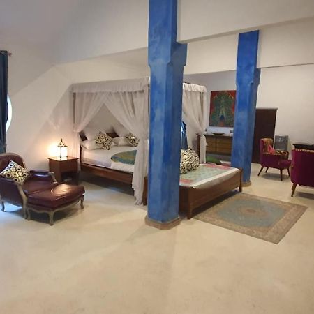 Blue Garden Boutique Hotel Джепара Екстериор снимка